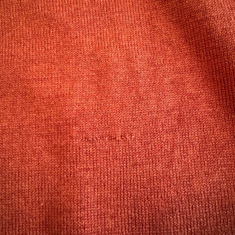 Banana Republic Men's V-Neck Sweater in Orange, size medium, luxury blend - Picture 4 of 5